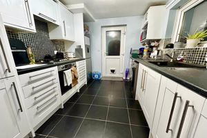 Kitchen- click for photo gallery